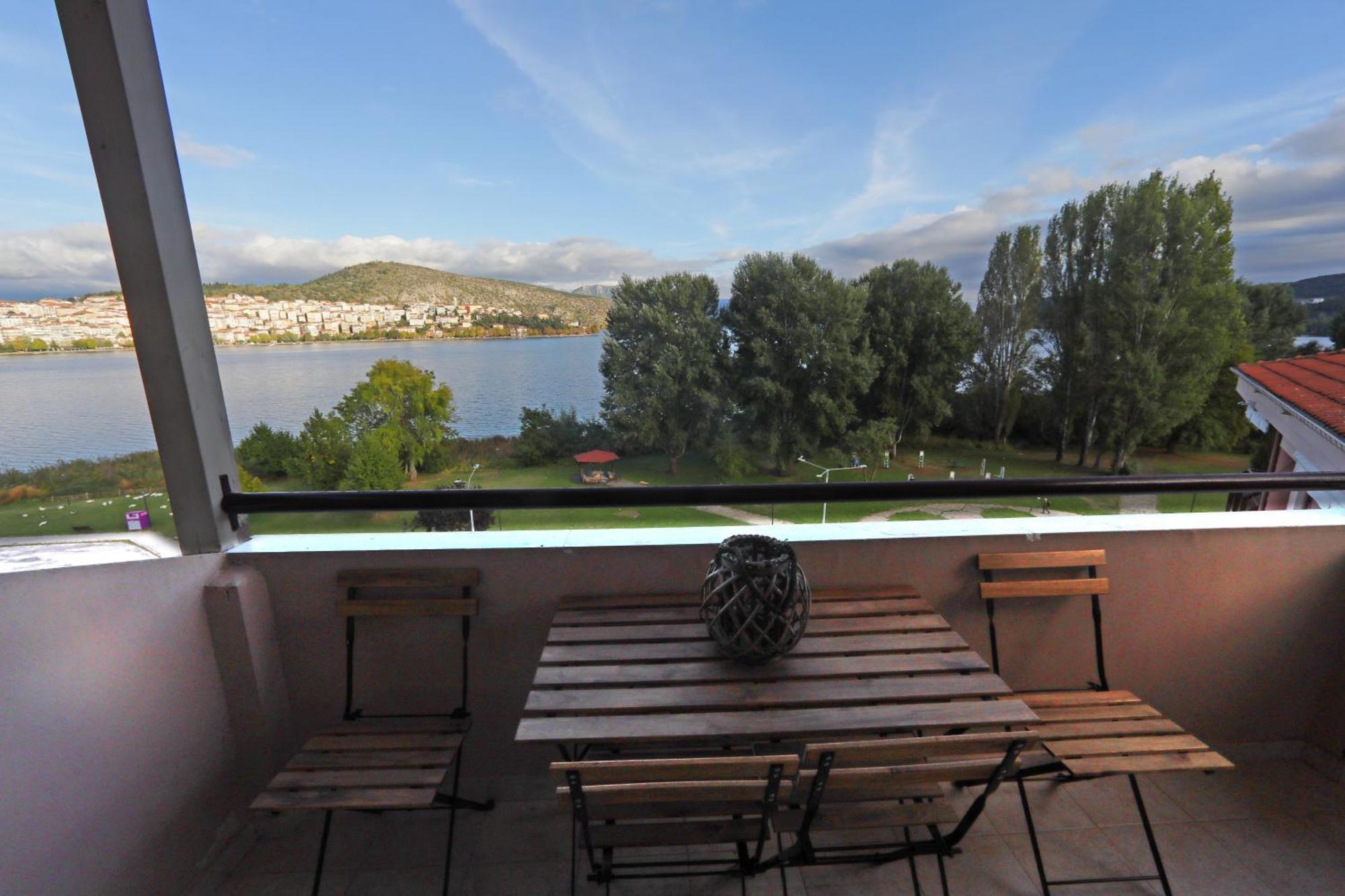 Swan Lake Front Apartment Kastoria Extérieur photo